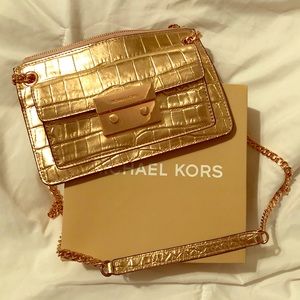 Rose gold alligator Michael Kors crossbody! 😍💗